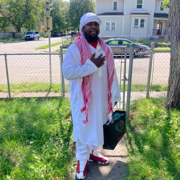 Meet your Posher, Myon - Picture 1 of 1